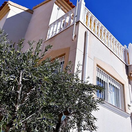 Fabulous Detached Large Villa 5 Bedrooms 3 Bathrooms Backing Onto Villamartin Golf Course Екстер'єр фото