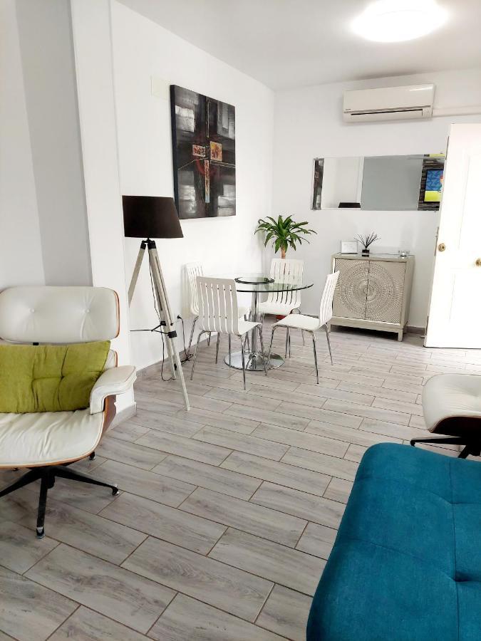 Fabulous Detached Large Villa 5 Bedrooms 3 Bathrooms Backing Onto Villamartin Golf Course Екстер'єр фото
