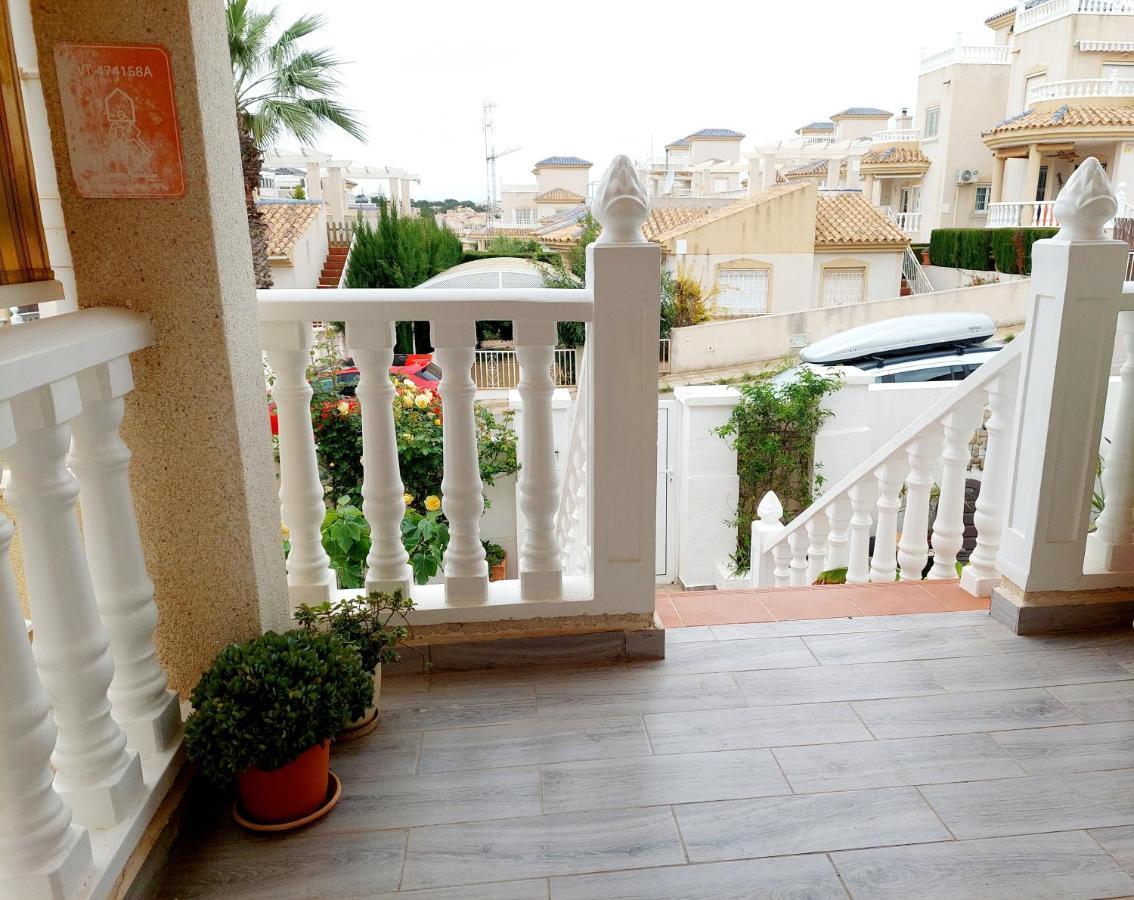 Fabulous Detached Large Villa 5 Bedrooms 3 Bathrooms Backing Onto Villamartin Golf Course Екстер'єр фото