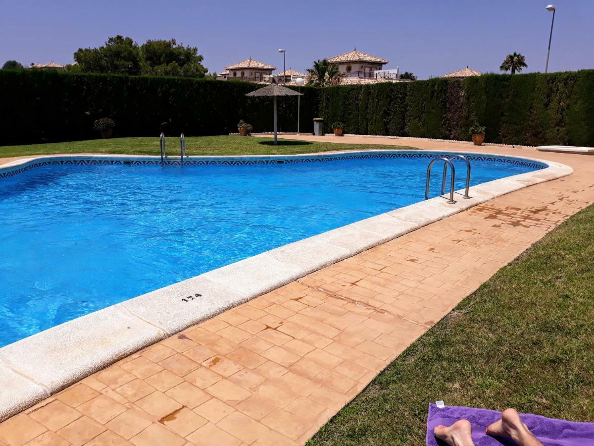 Fabulous Detached Large Villa 5 Bedrooms 3 Bathrooms Backing Onto Villamartin Golf Course Екстер'єр фото